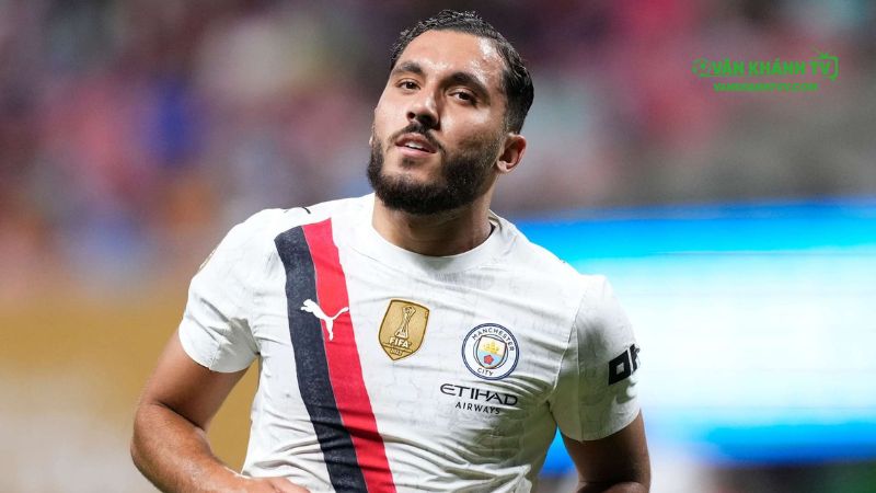 Rayan Cherki chính thức khoác áo số 10 Manchester City, mở ra chương mới đầy kỳ vọng cho hàng công City.