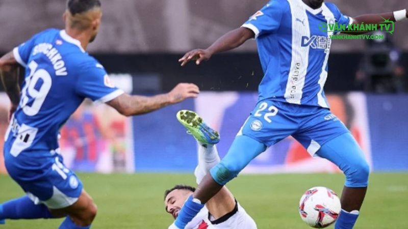 Alaves chuẩn bị bước vào trận mở màn La Liga 2025/26 trên sân Mendizorrotza