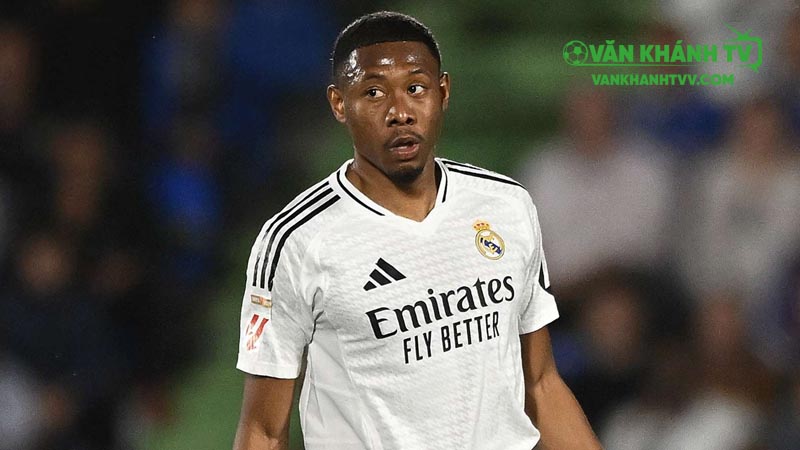 Alaba chuẩn bị ra sân trở lại, hướng tới vai trò trung tâm dưới thời Xabi Alonso.