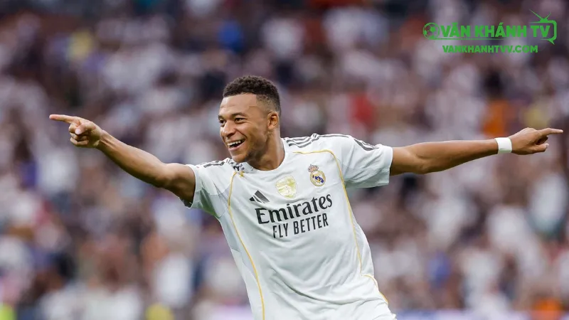 Sự linh hoạt và tinh thần đồng đội giúp Mbappe dẫn đầu Real Madrid