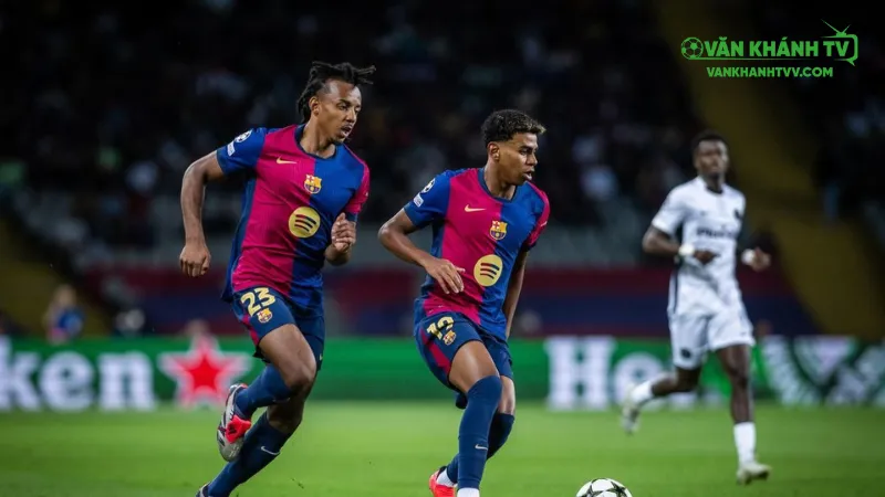 Barca chuẩn bị đội hình với Rashford và Torres là mũi nhọn tấn công.